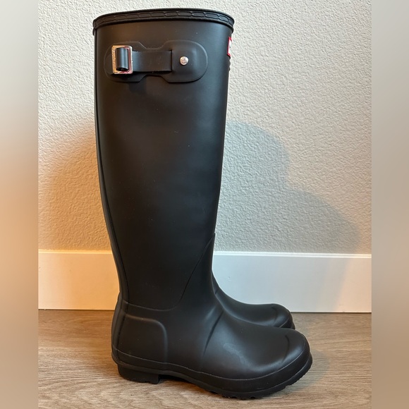 Hunter Original Tall Rain Boots in Black - Picture 5 of 7